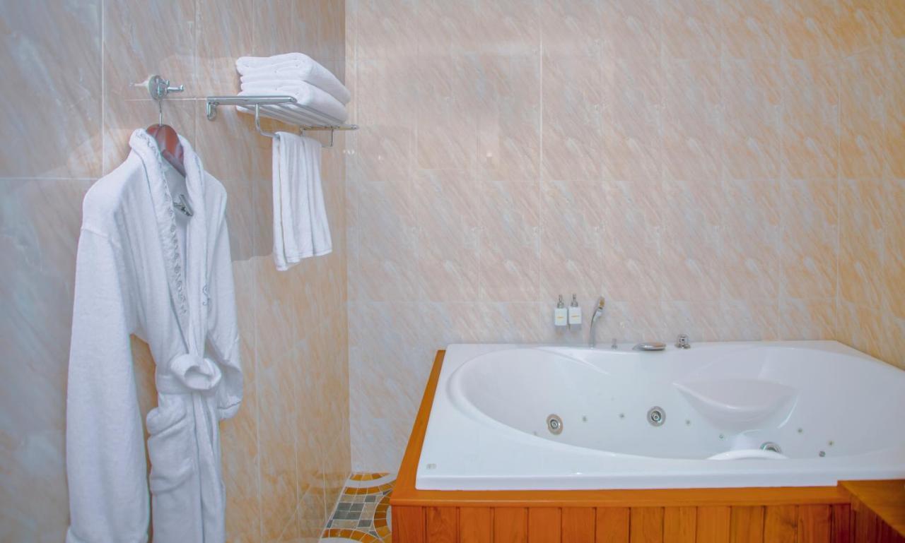 Sunset Palace View Suites Mandalaj Zewnętrze zdjęcie